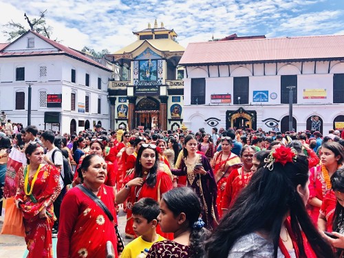 पशुपतिनाथ : साउनकाे अन्तिम साेमबार